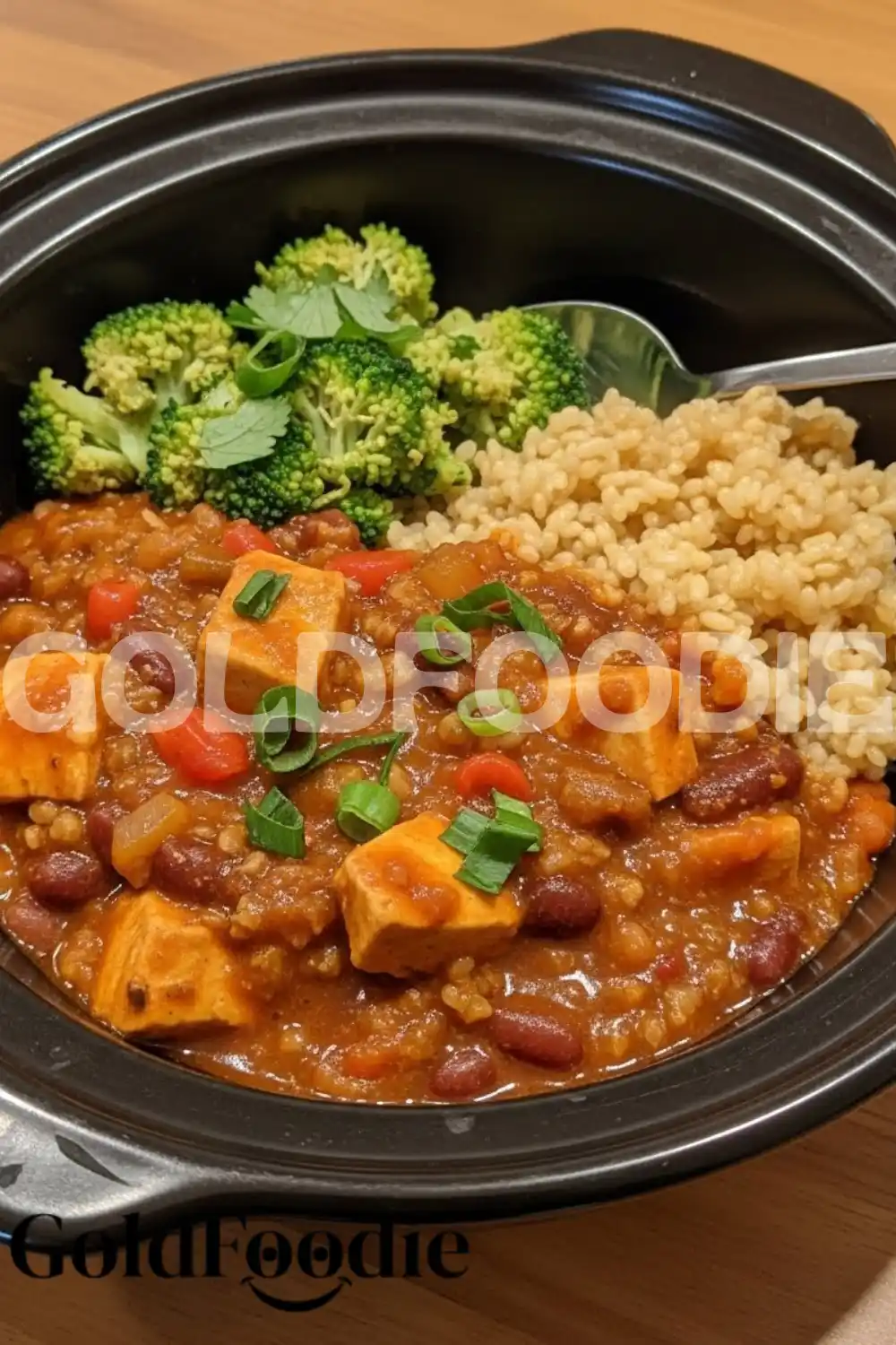 Buffalo Chicken Chili with Broccoli and Brown Rice Buffalo Chicken Chili with Broccoli and Brown Rice