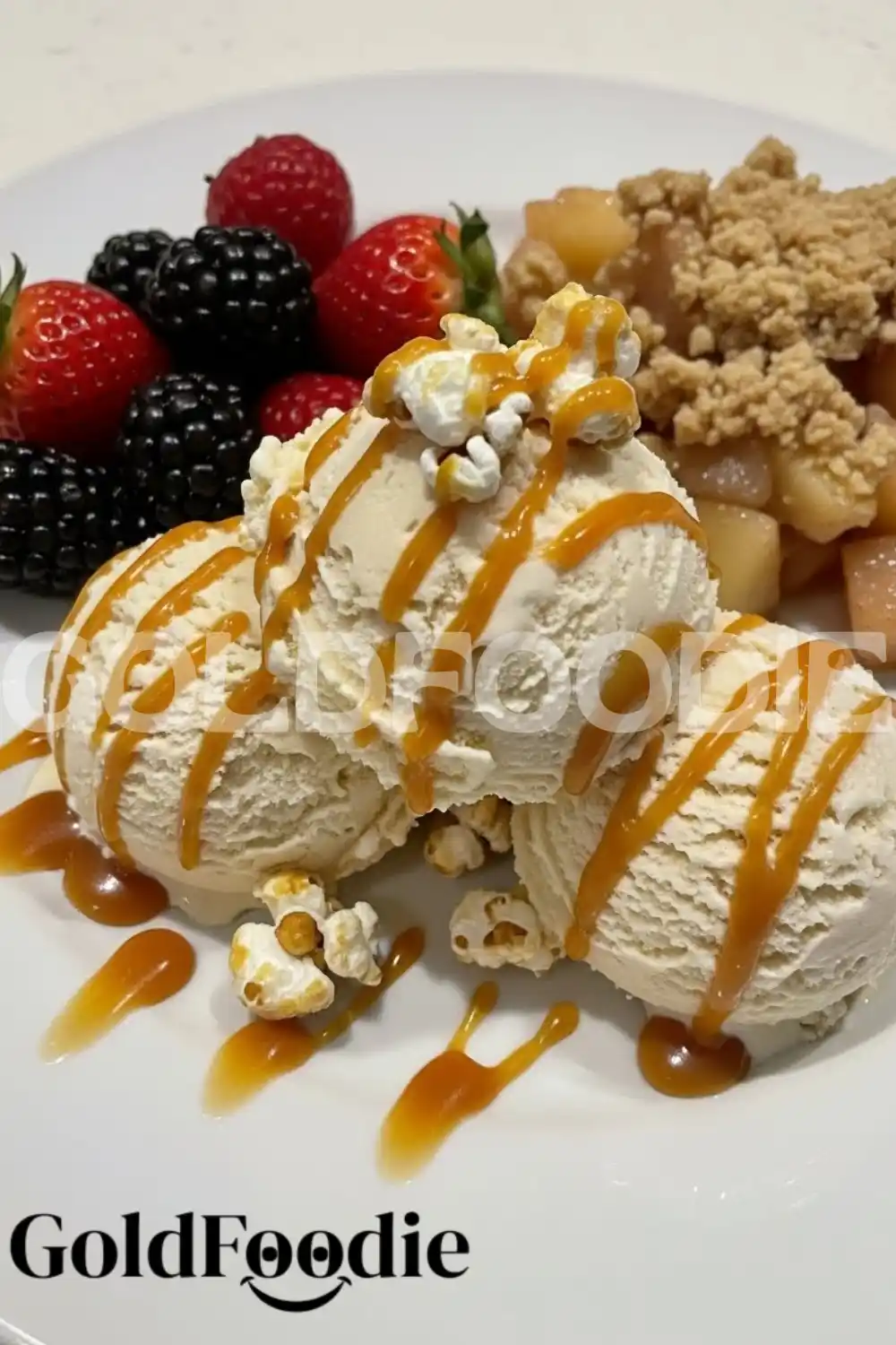 Caramel Popcorn Ice Cream with Fresh Berries Caramel Popcorn Ice Cream with Fresh Berries