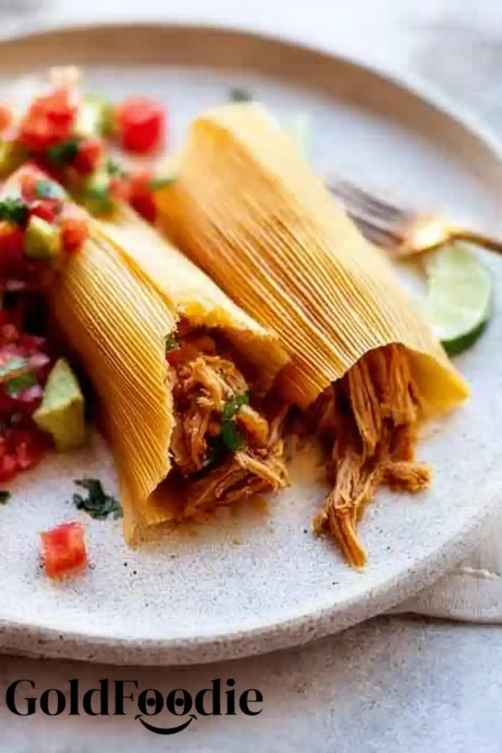 Fresh Tamales with Pulled Meat Filling and Lime Fresh Tamales with Pulled Meat Filling and Lime