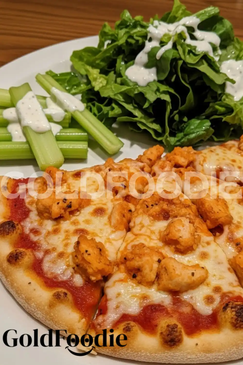 buffalo-chicken-pizza-slice-detail