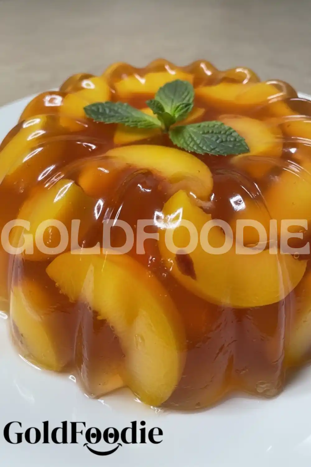 Clear Peach Jelly with Fruit Slices Clear Peach Jelly with Fruit Slices