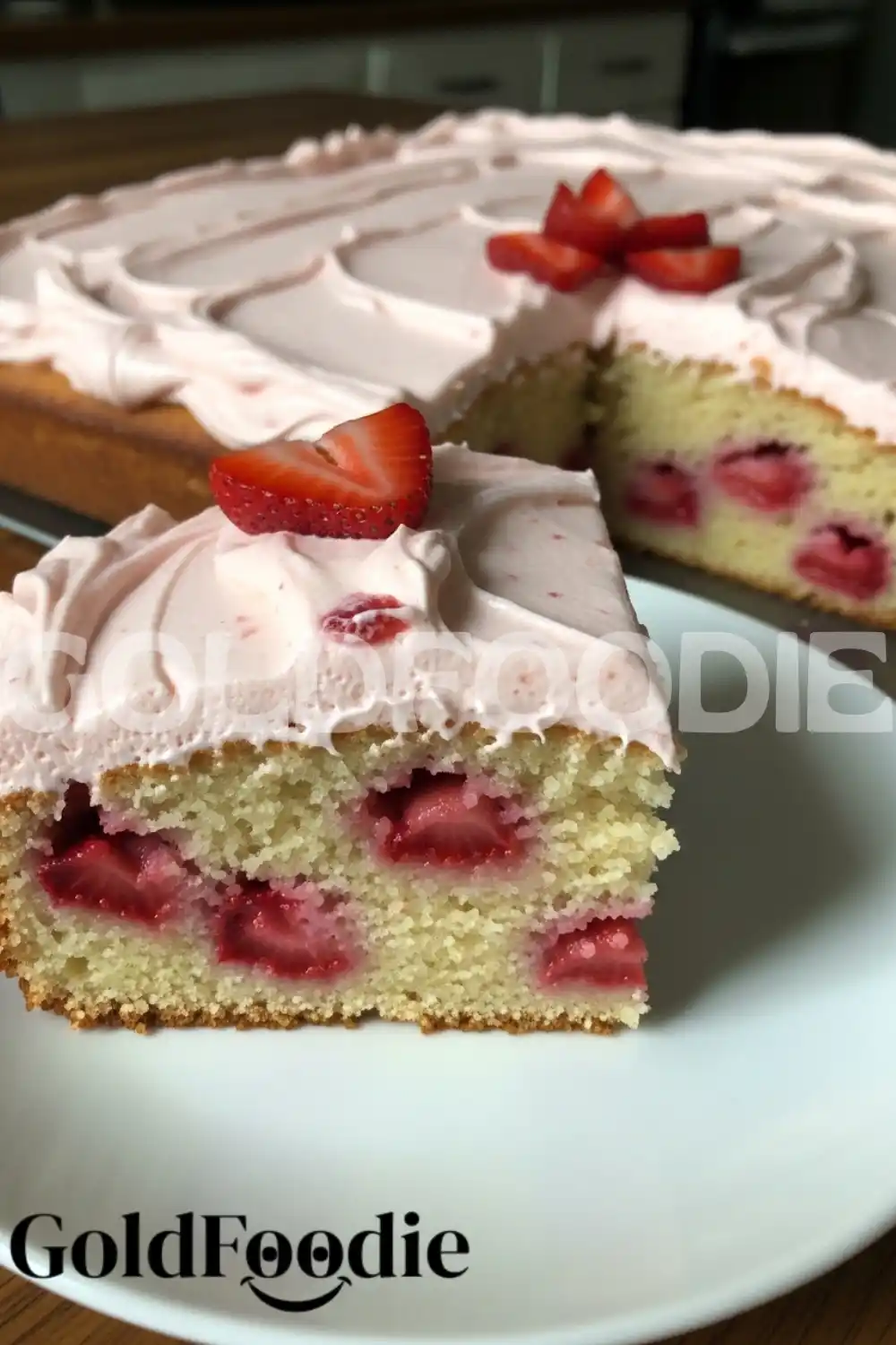 healthy-strawberry-sheet-cake-slice-detail